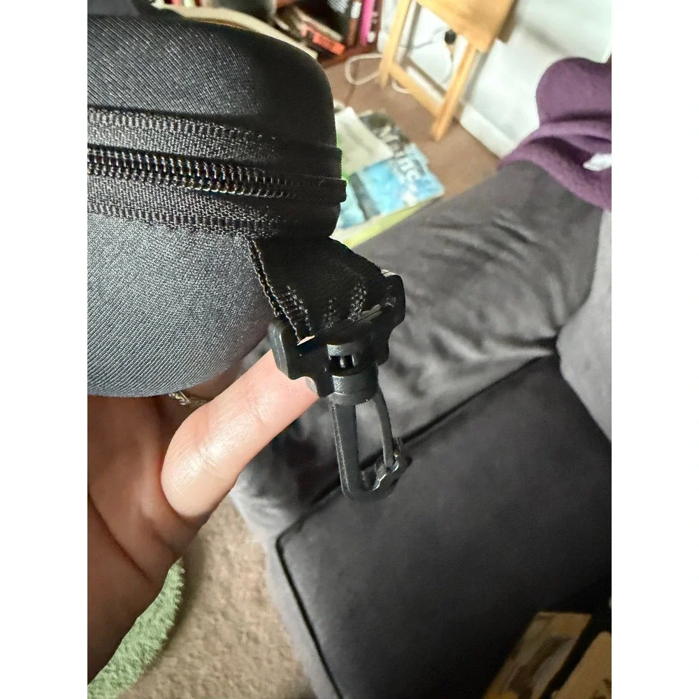Maui Jim Black Semi Hard Zipper Sunglasses Case with Swivel Clip